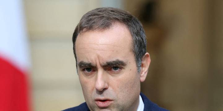 Sébastien Lecornu renunció como primer ministro de Francia un día después del anuncio de su gabinete