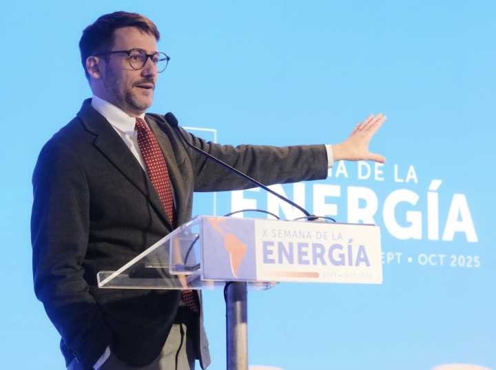 Diego Pardow sale del gabinete tras sobrecobros de electricidad