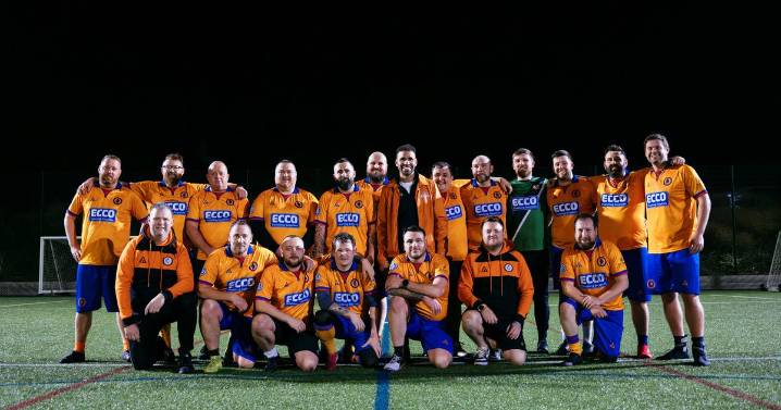 Pro-footballer joins Teesside team for special training session