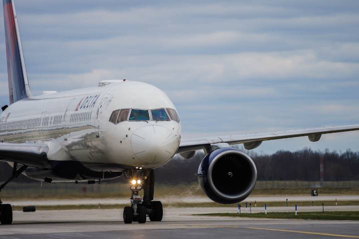 Flight disruptions likely to get worse when controllers aren’t paid Oct. 28 amid shutdown