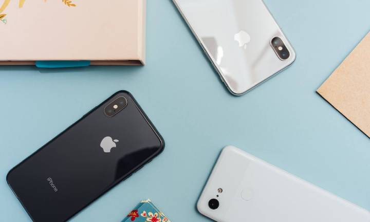 India's smartphone exports touch $13.4 billion in H1FY26 up 59 pc