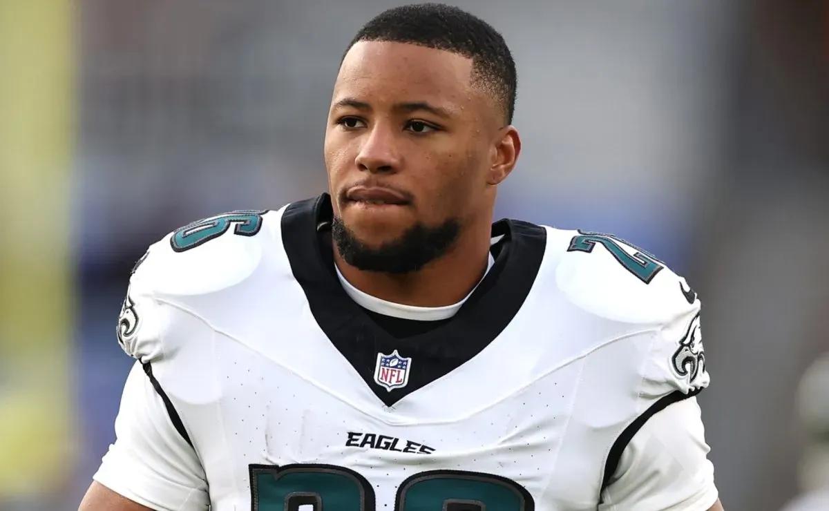 Saquon Barkley listed with knee injury: Eagles’ RB depth chart behind him