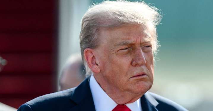 Trump repatria a dos sobrevivientes del ataque a una narcolancha cerca de Venezuela