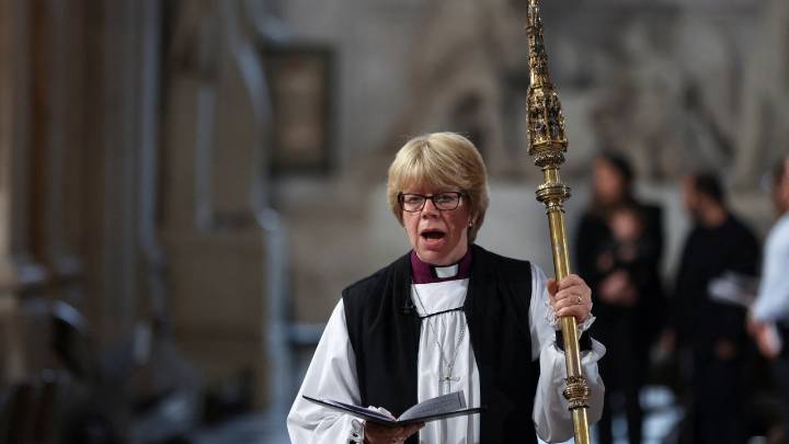 Sarah Mullally, nueva arzobispa de Canterbury, se convierte en la primera mujer en liderar la Iglesia anglicana
