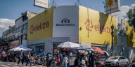 La Bolsa Mexicana suspende la cotización de Elektra tras su decisión de salir del mercado