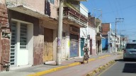 Negocios cierran en la ciudad por temor u ofrecen servicios a puerta cerrada
