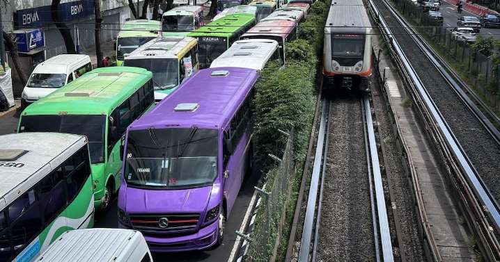 Transportistas anuncian megabloqueo de accesos a la CDMX el 29 de octubre
