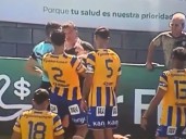 Polémica en la Primera Nacional: el DT de Chaco For Ever le pegó un cachetazo a un jugador de Atlanta y terminó expulsado