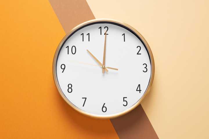 Cambio de horario 2025: lista completa de municipios que deben retrasar su reloj el domingo