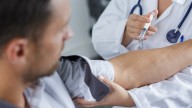 Logran identificar cómo el sistema inmune puede frenar el VIH