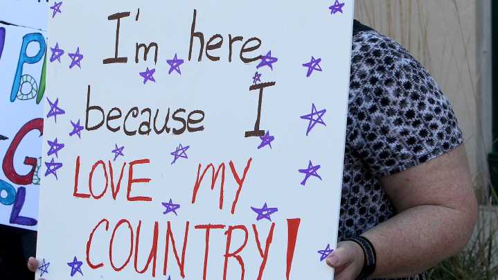 More than 200 demonstrate at Bedford's No Kings rally on Oct. 18