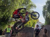 Sergio Moreno lidera el Trial andaluz junto a su hijo y forma nuevas promesas en San Juan