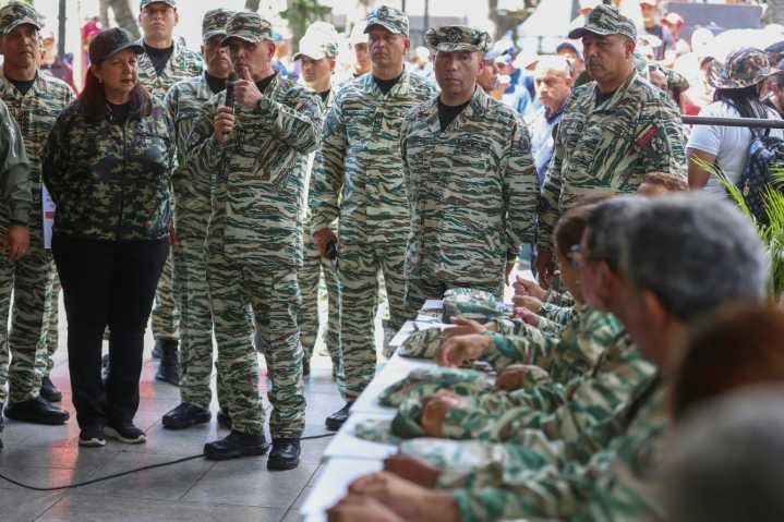 Militares venezolanos se preparan para un estado de excepción por el despliegue de EEUU