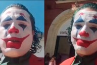 Un hombre quiso votar disfrazado de "El Joker" y como no lo dejaron se fue
