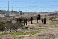 Hallan cuerpo enterrado en terreno baldío de la Carlos Chavira Becerra