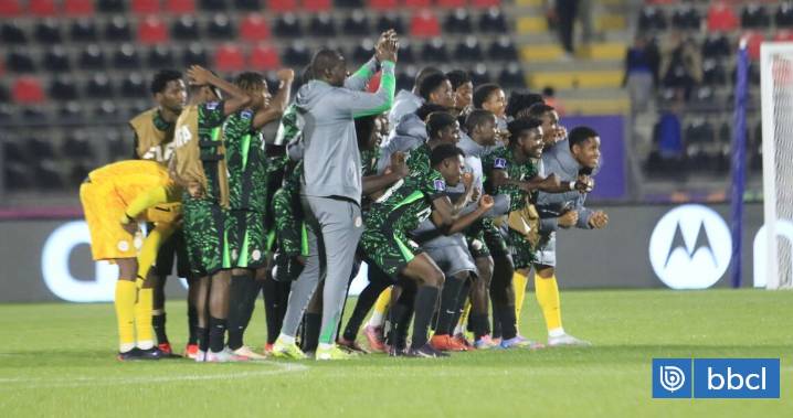 Guerra de goles en Talca: Nigeria vence a Arabia Saudita con agónico penal y renace en Mundial Sub 20