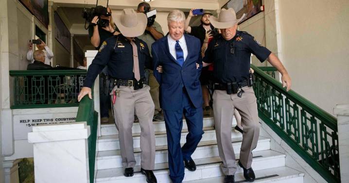 Texas megachurch founder Robert Morris pleads guilty to child sex abuse charges