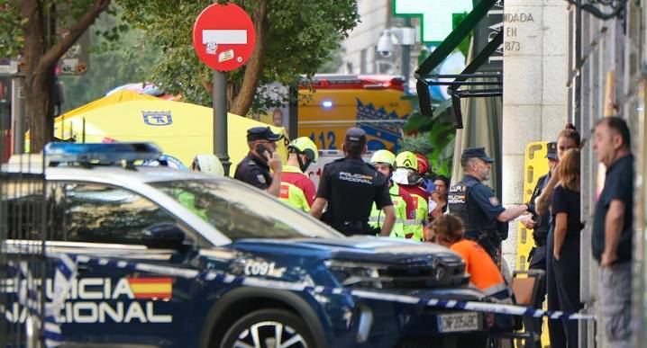 España: Localizados los cuatro cadáveres de víctimas del derrumbe de un edificio en Madrid | Calle de las Hileras | ANKA 