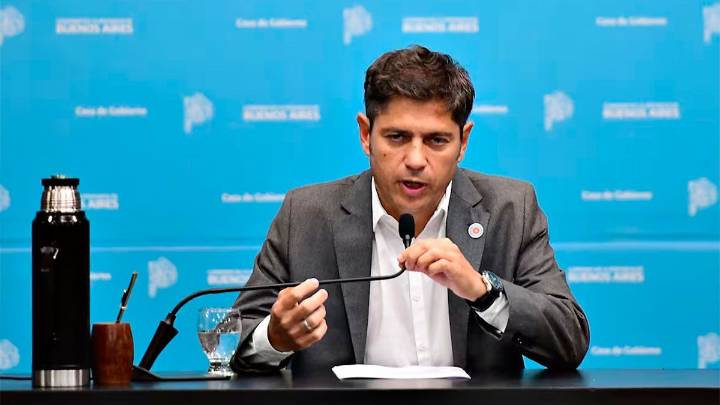 Kicillof, atónito con el show de Milei: "Hay que resaltar el grado de locura que esto implica"