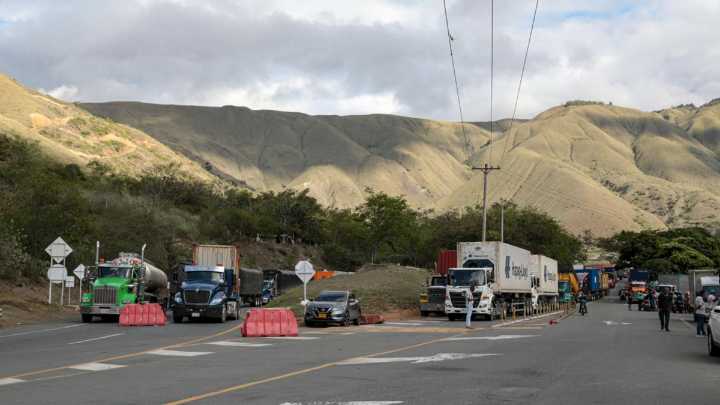 Cada día se reportan alrededor de dos bloqueos de vías en Colombia: Transportadores han perdido $ 1,9 billones en 2025