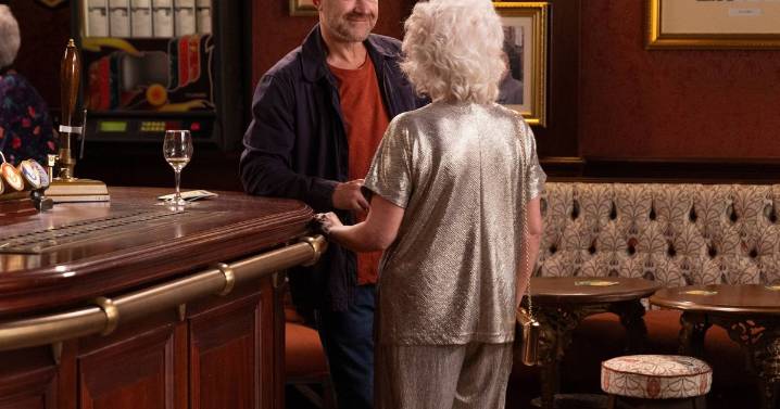 Coronation Street welcomes back star in surprising new Tim Metcalfe storyline