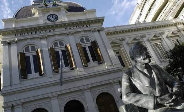 Dolor en una facultad de la UNLP por la muerte de un trabajador: clases suspendidas
