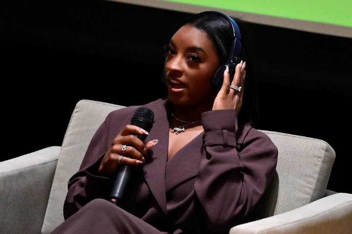 De sus problemas de salud mental a sus deseos de ayudar a niños en adopción: las frases destacadas de la charla de Simone Biles