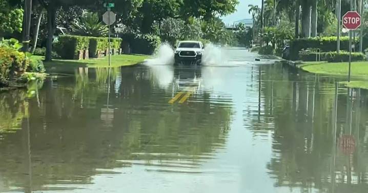 King tides, supermoon bring extreme flooding to parts of Hollywood and beyond
