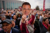 Imprisoned mayor of Istanbul is to be questioned over espionage charges