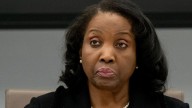 La gobernadora de la FED Lisa Cook mantendrá su puesto hasta que la Corte Suprema decida sobre su despido