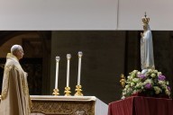 Thousands of pilgrims join Pope Leo XIV in St. Peter’s Square to pray the rosary for peace