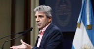Caputo y Daza llegan a EE.UU. para afinar auxilio financiero para Argentina y calmar a los mercados
