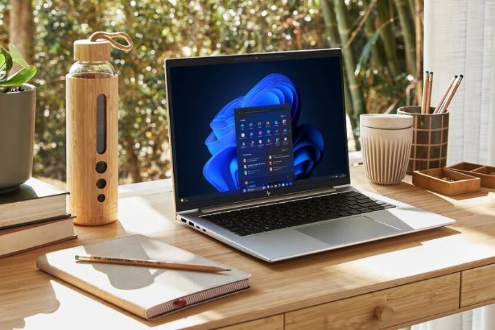 Última oportunidad para aprovechar las rebajas de HP: tenemos descuentos de hasta el 50% en ordenadores y portátiles