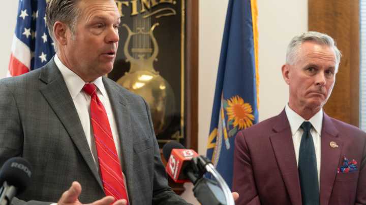 Ten Kansas shops raided for selling THC