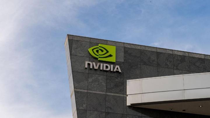 Nvidia se convierte en la primera empresa del mundo en alcanzar los cinco billones de dólares de valoración gracias al impulso de la IA