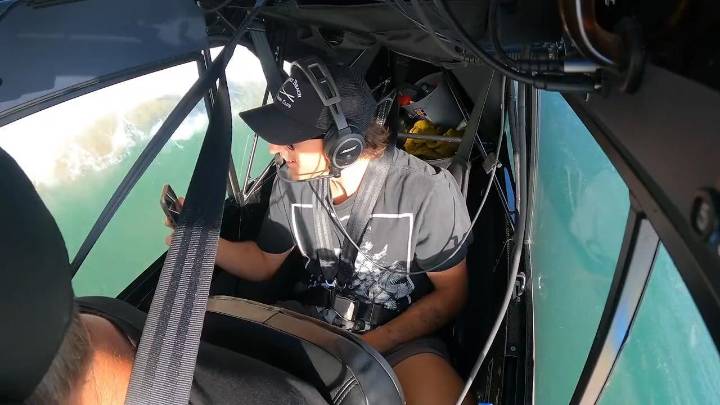 Ducks forward Strome takes flight with Pacific Airshow pilots