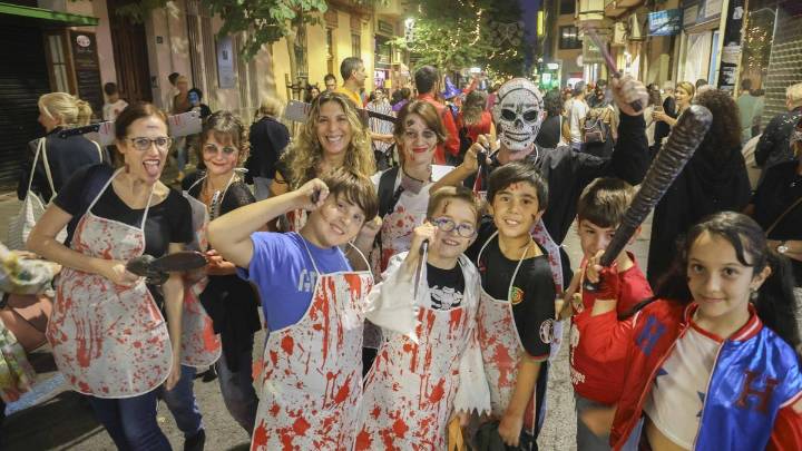Halloween llena las plazas y barrios de Alicante de disfraces, sustos y talleres infantiles