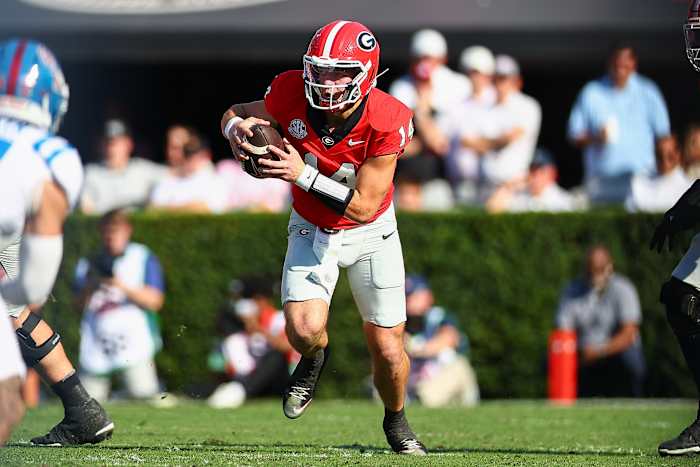 Stockton throws 4 TD passes as No. 9 Georgia rallies in 4th quarter to beat No. 5 Ole Miss 43