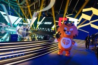 Deadspin | Gen.G Esports advance to World Championship knockout round