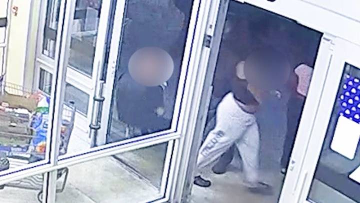 Man caught on camera sucker punching person outside Florida Aldi: deputies