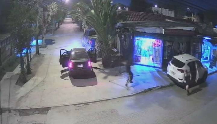"Está shockeada": niña de 13 años y su madre sufren violento robo en Conchalí