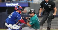 Clement up for two awards as five Blue Jays named Gold Glove finalists