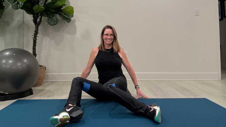A pelvic health physical therapist says these are the three exercises you should be doing to improve your hip mobility