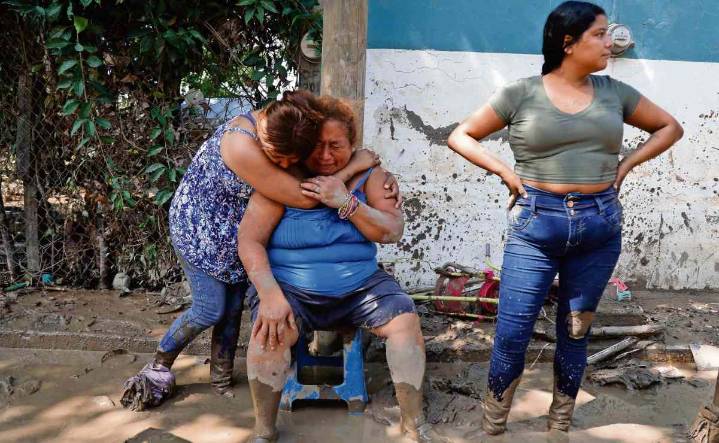 "Solamente Dios sabe cómo pasó”; historias de víctimas por lluvias en México