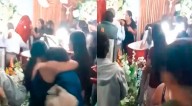 Hombre resucita en pleno velorio y familia se queda en shock cuando lo ven levantarse del ataúd: "¡Está vivo!"
