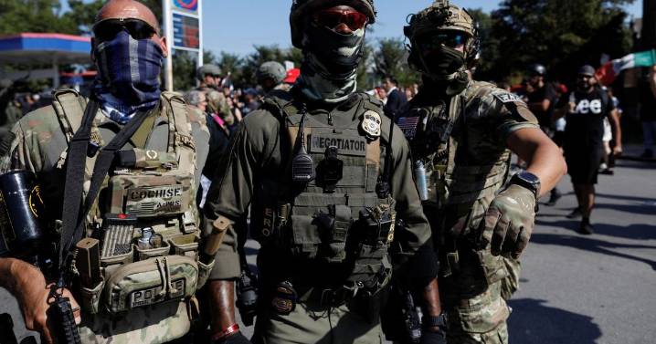 Trump califica a Chicago y Portland como zonas de guerra