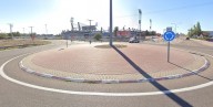 Impacta contra una farola en la rotonda del Helmántico