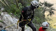 Protección Civil realiza operativo de rescate por senderista lesionado en el Nido de los Aguiluchos de Santa Catarina