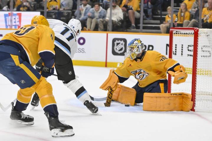 Deadspin | Dylan Guenther's OT goal completes Mammoth's comeback win over Predators
