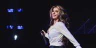 Shania Twain Makes Surprise Appearance with Sabrina Carpenter
